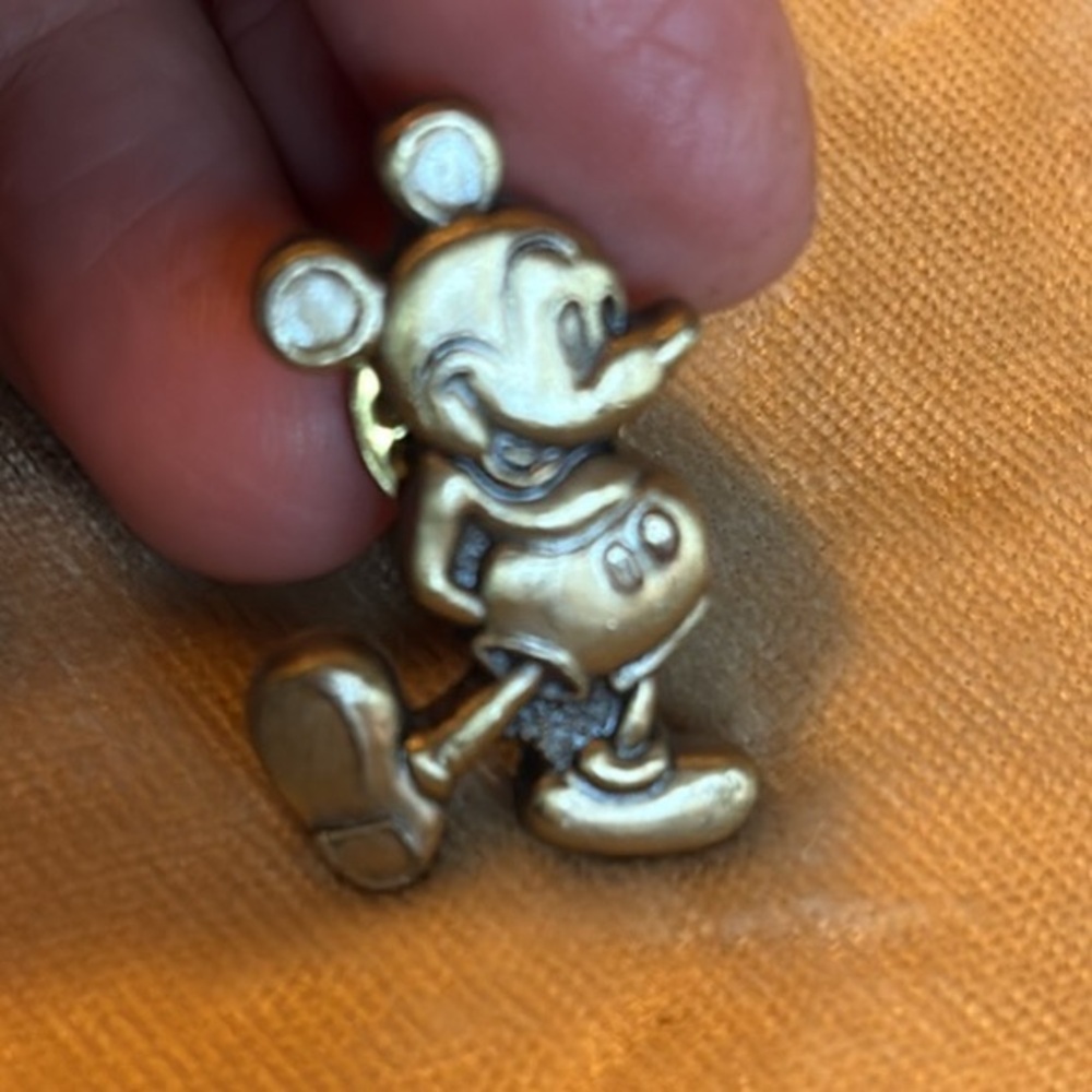 Disney Gold bronze Mickey Mouse Pin